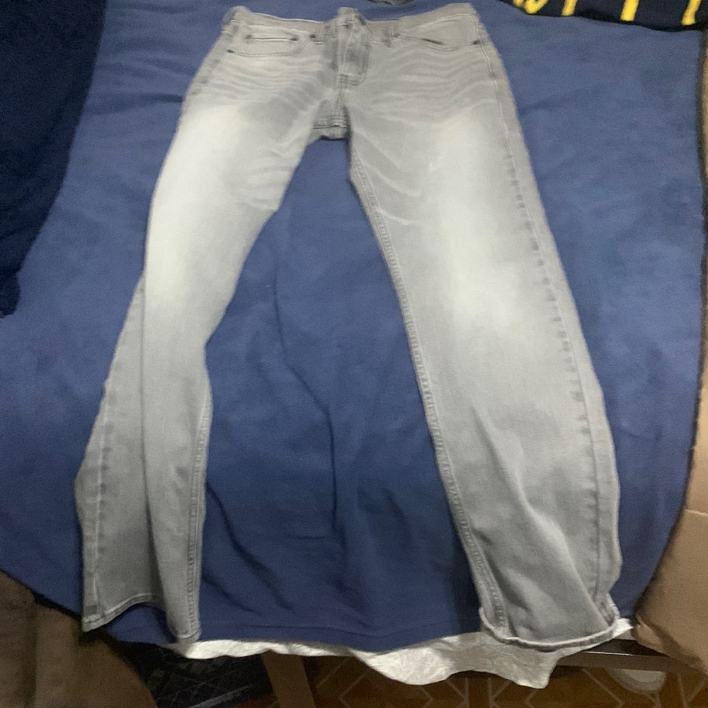 This is a denizen pants from Levi’s